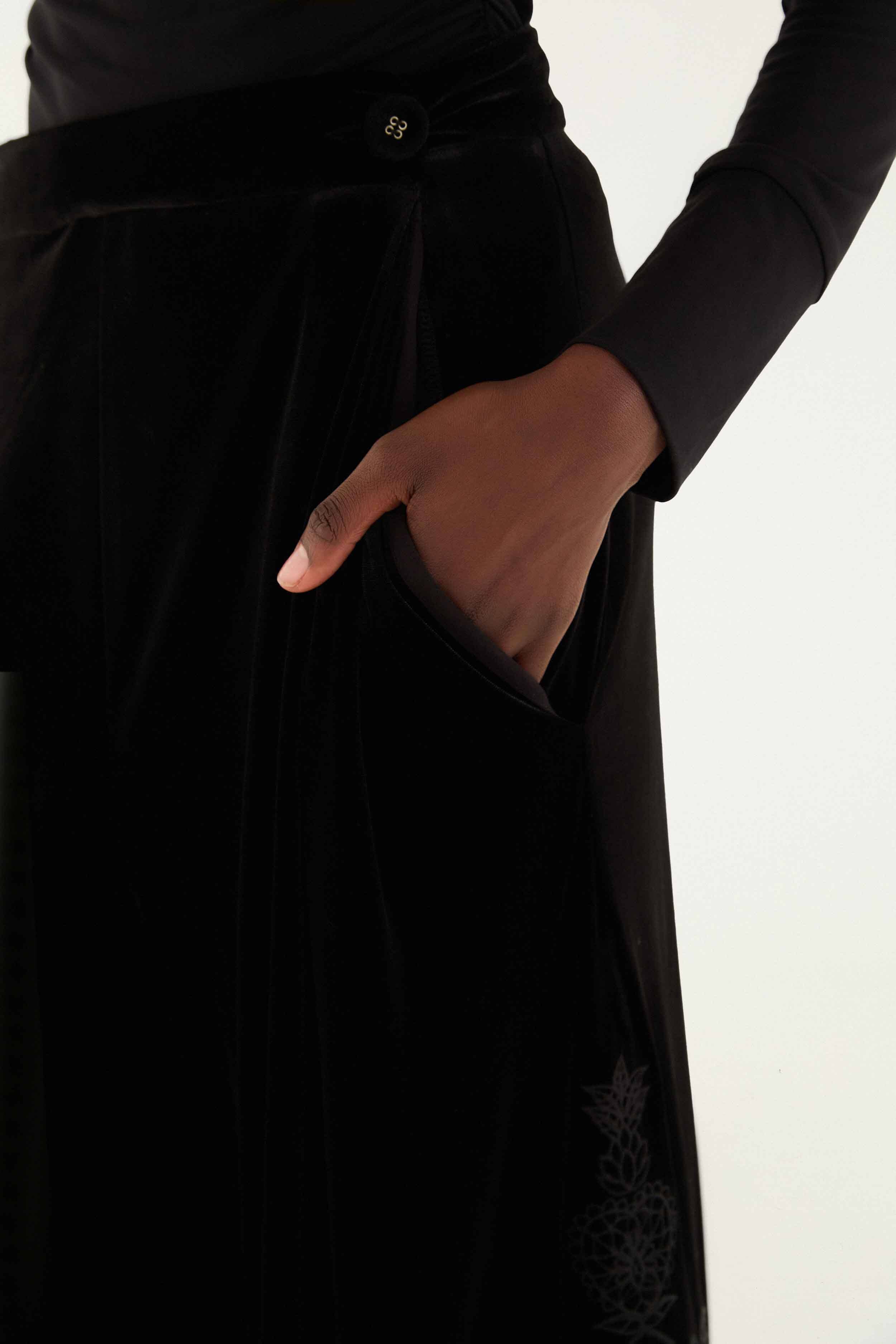 Black Artichoke Heart Richelieu Pants - Image 4