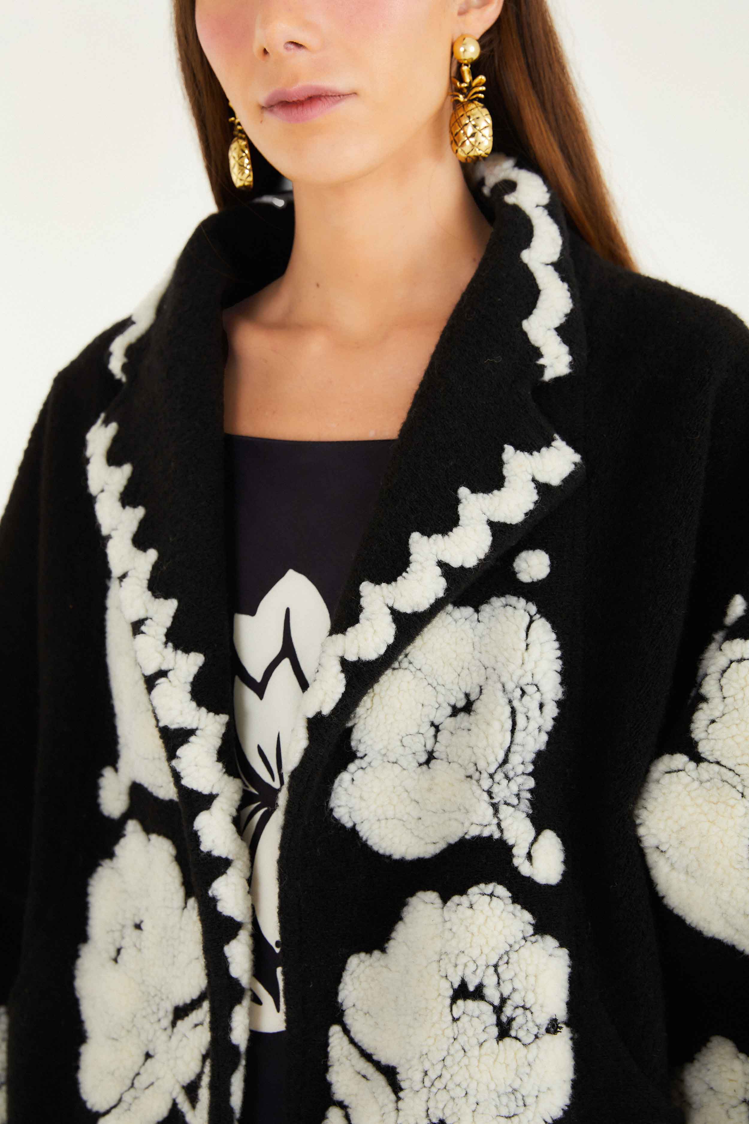 Black & White Floral Arabesque Fleece Coat - Image 3