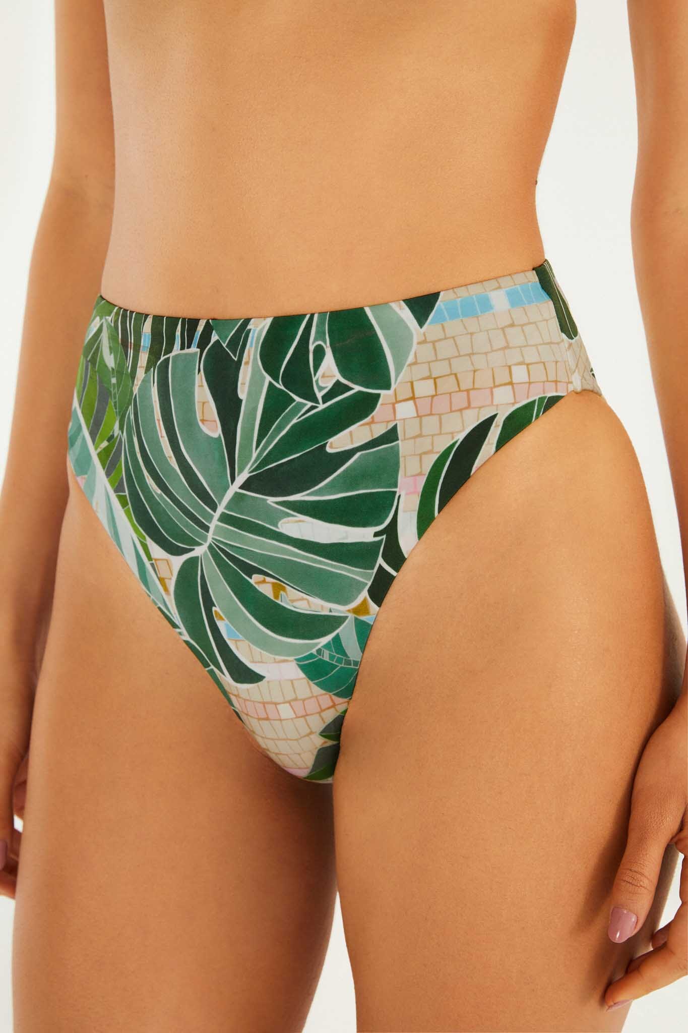 Mosaic Hot Pants - Image 4