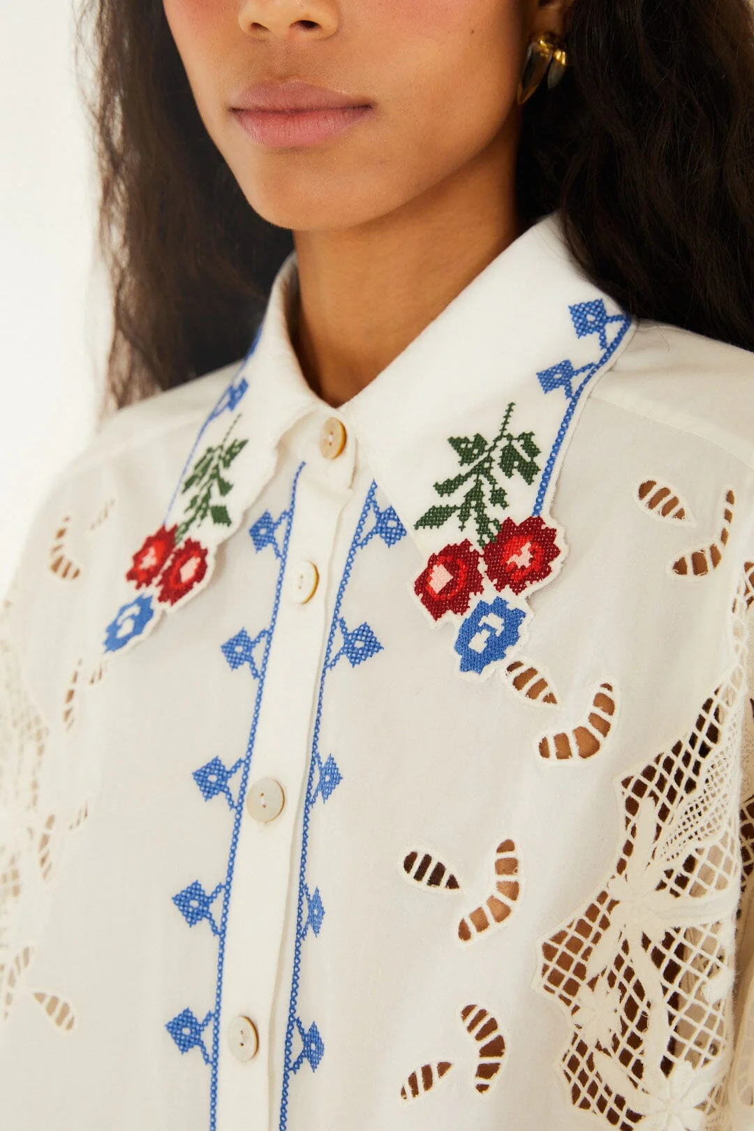 Off-White Flowers Embroidery Richelieu Shirt - Image 2