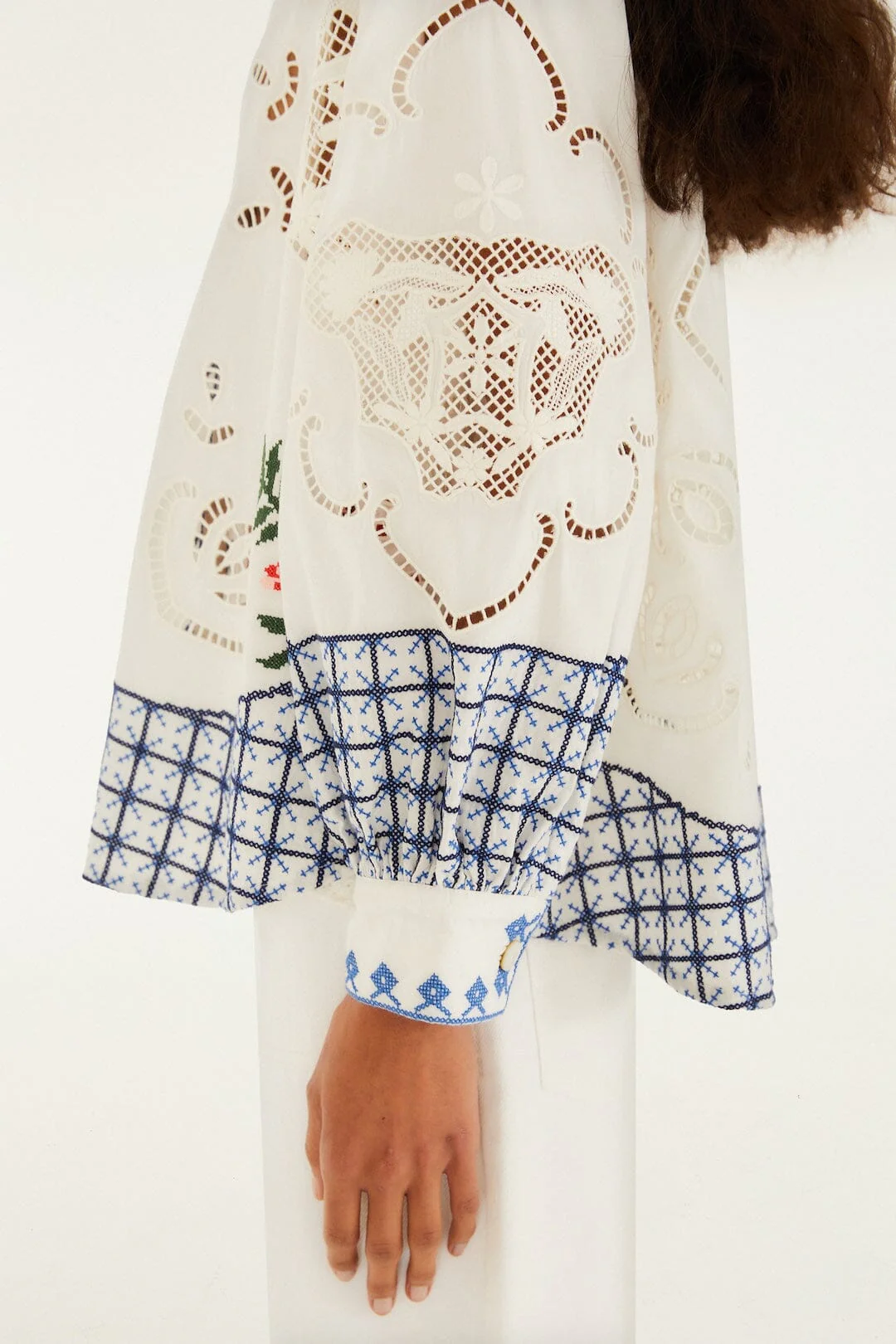 Off-White Flowers Embroidery Richelieu Shirt - Image 4