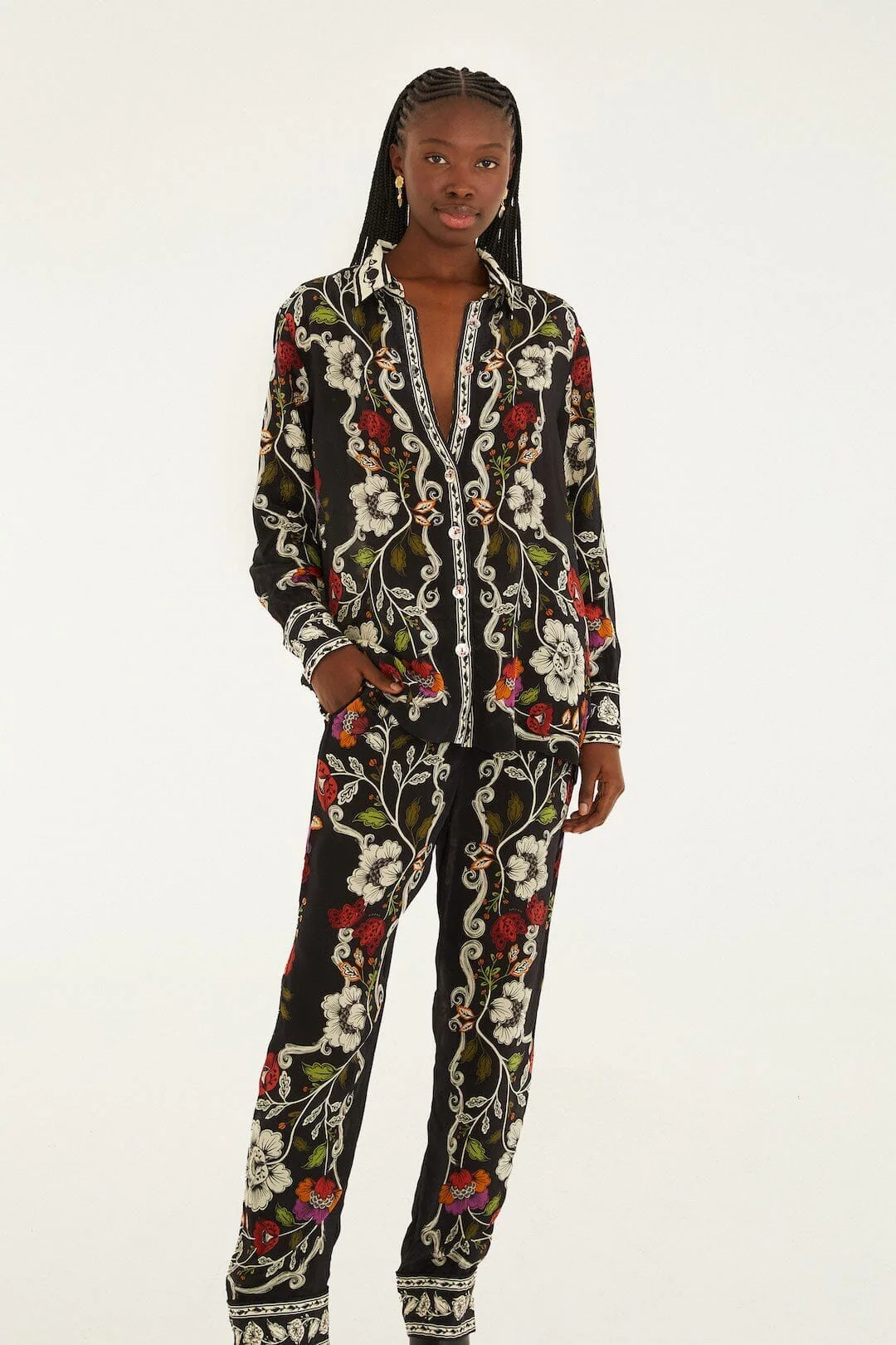 Black Rococo Flowers Pockets Pants - Image 4