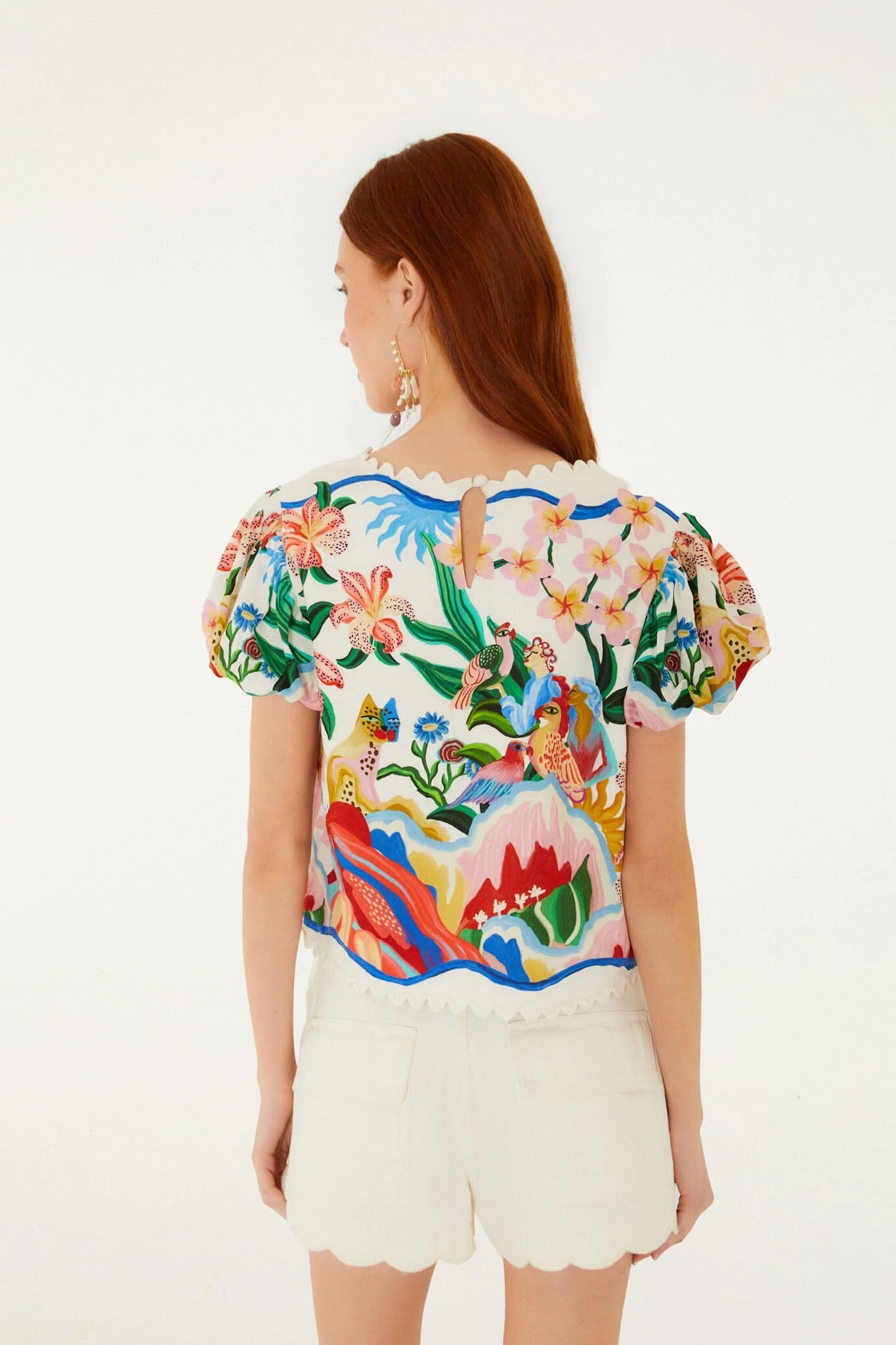 White Scalloped Front Pockets Canvas Shorts - Image 3